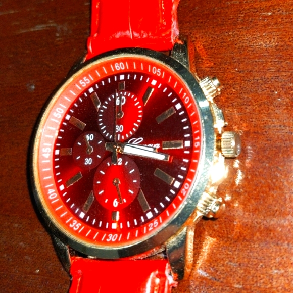 Generic Stainless Steel Watch (Red) - Picture 2 of 5